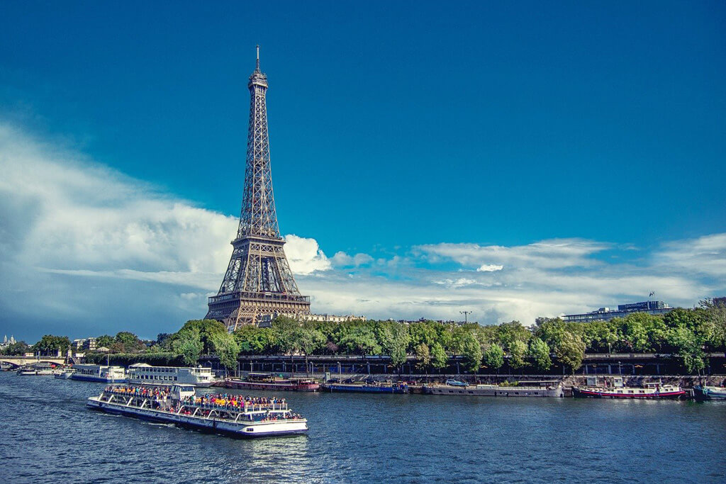 Eiffel tower travel guide 2026